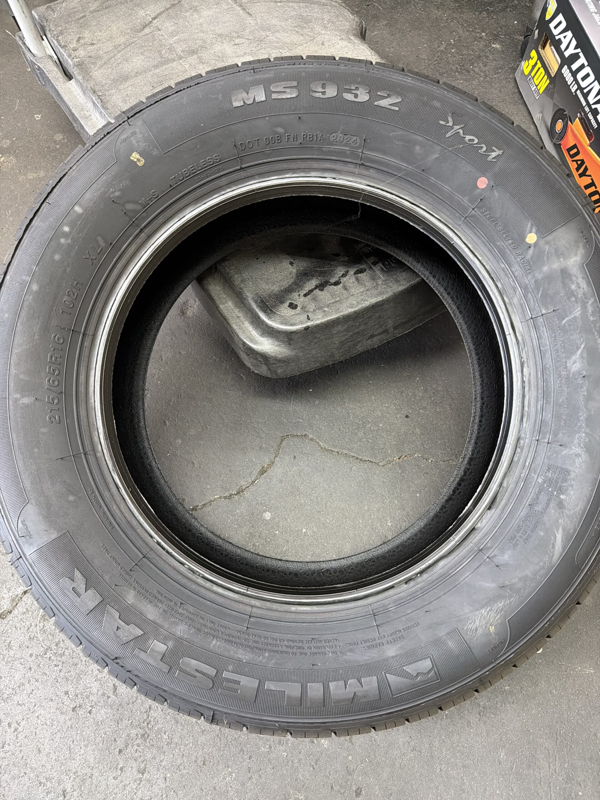 Milestar MS932 Sport 215/65R16 102H All-Season Tire - New - Image 2