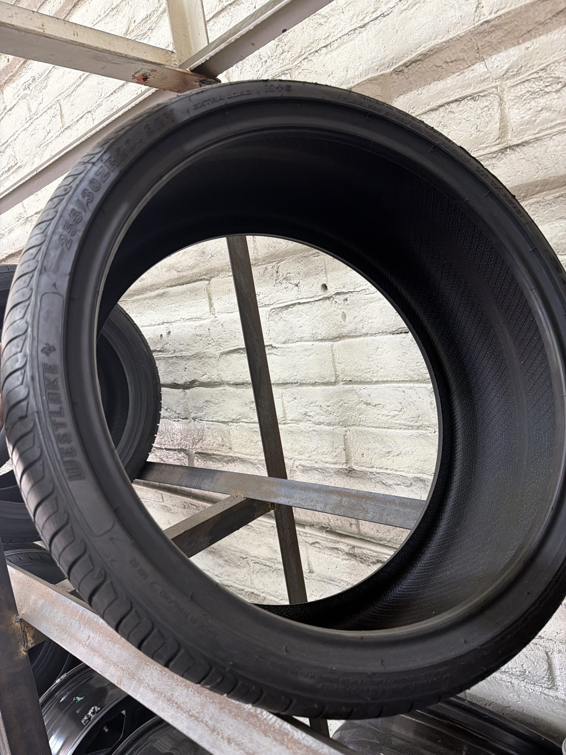 New Westlake SA07 Sport 255/30R20 92Y All-Season Tire - Image 2