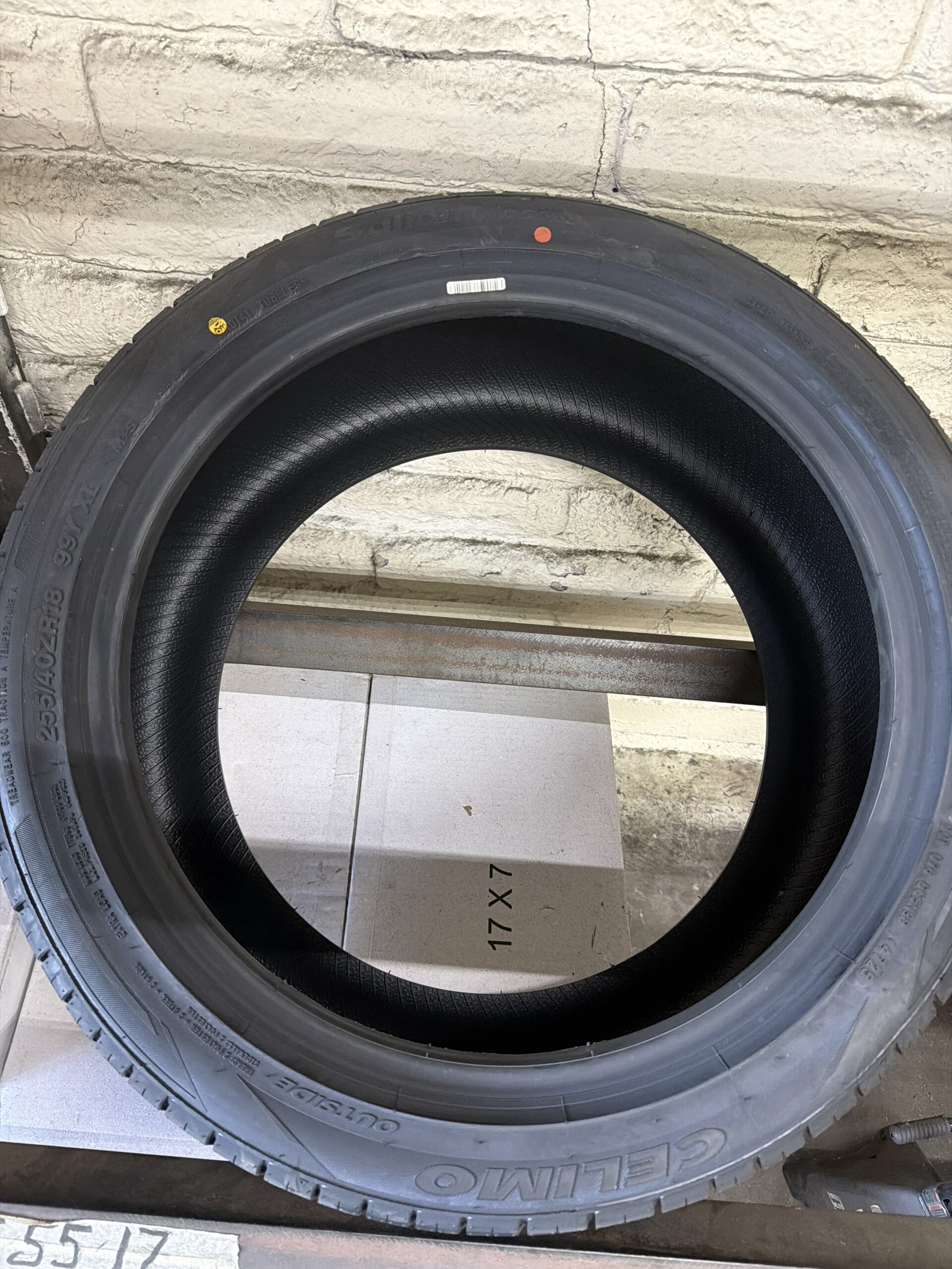 Celimo Salient CS580 255/40R18 99Y All-Season Tire - New - Image 2